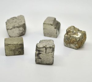 PYRIT, ŠPANĚLSKO, KRYCHLE - MINERÁLY A HORNINY - HOME DECOR
