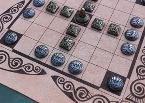 FIDCHELL KELTSKÁ DESKOVÁ HRA VERZE CÚ CHULAINN S KOŽENOU DESKOU - KELTSKÉ HRY - HRY A KNIHY