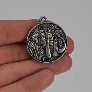PŘÍVĚŠEK MAMUT, ZINEK - STŘEDOVĚKÉ AMULETY - ŠPERKY