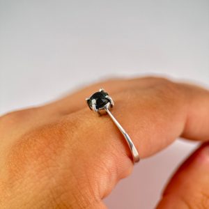 OCULAR, STŘÍBRNÝ PRSTEN S VLTAVÍNEM, AG 925 - PRSTENY - STŘÍBRNÉ ŠPERKY