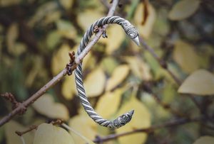 VIKINGSKÁ VRÁNA, NÁRAMEK, CÍN, POSTŘÍBŘENO - PRODUCTS - ARCHIV