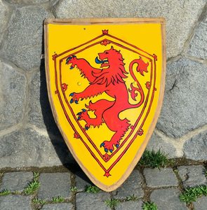 GOTICKÝ ŠTÍT - SKOTSKO, MALOVANÝ, BOJOVÝ PRO HMB - ŠTÍTY STŘEDOVĚKÉ - ZBROJE