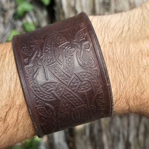 NÁRAMEK - VIKINGSKÉ MOTIVY, HNĚDÝ - NÁRAMKY Z KŮŽE - SEDLÁŘSTVÍ