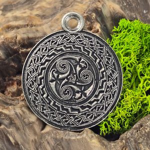 KELTSKÝ TRISKEL, PŘÍVĚSEK, ZINEK - KELTSKÉ AMULETY - ŠPERKY