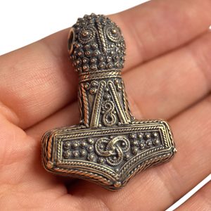 THOROVO KLADIVO, ÖLAND, ŠVÉDSKO, BRONZ - PŘÍVĚSKY - ŠPERKY