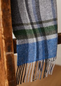 ŠÁLA IRSKÁ, FOXFORD BLUE AND GREY LAMBSWOOL SCARF - VLNĚNÉ ŠÁLY - MÓDA