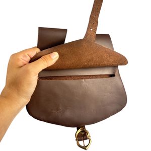 ČESKÝ LEV, HISTORICKÁ STŘEDOVĚKÁ BRAŠNA - BRAŠNY Z KŮŽE - SEDLÁŘSTVÍ