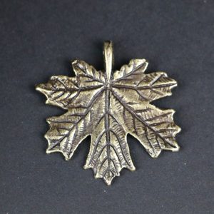 JAVOROVÝ LIST, PŘÍVĚŠEK ZINEK, STAROMOSAZ - VŠECHNY AMULETY, VLASTNÍ VÝROBA - ŠPERKY