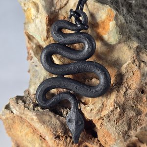 KOVANÝ HAD, PŘÍVĚSEK - KOVANÉ ŠPERKY - ŠPERKY