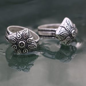 STŘEDOVĚKÝ STŘÍBRNÝ PRSTEN, XII. STOLETÍ, AG 925, 13G - PRSTENY - STŘÍBRNÉ ŠPERKY