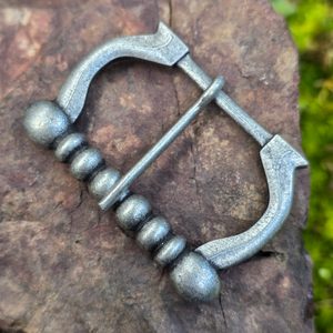 STŘEDOVĚKÁ SPONA NA OPASEK, 1250 - 1350, ZINEK - SPONY A KOVÁNÍ - SEDLÁŘSTVÍ