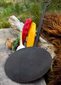 Vikinská pánev s dlouhou rukojetí