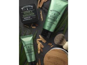 SCOTTISH FINE SOAPS PÁNSKÉ MÝDLO NA HOLENÍ V KRABIČCE - VETIVER A SANTALOVÉ DŘEVO, 100G - MÝDLA{% if kategorie.adresa_nazvy[0] != zbozi.kategorie.nazev %} - KOSMETIKA{% endif %}