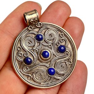 BATTERSEA, LUXUSNÍ BRITSKÝ ŠPERK, BRONZ, LAPIS - PŘÍVĚSKY - ŠPERKY