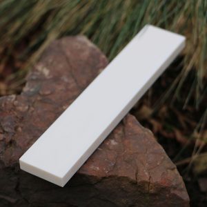 UMĚLÁ SLONOVINA ELFORYN 150X30X7MM - MATERIÁL NA STŘENKY NOŽŮ - ZBRANĚ