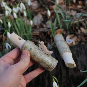 PÍŠŤALKA DŘEVĚNÁ, KUKAČKA - SOŠKY, RELIÉFY, TRUHLY - HOME DECOR