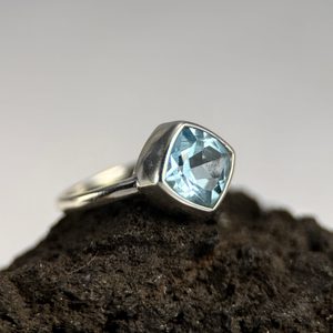 ARTCIC, PRSTEN, MODRÝ TOPAZ, STŘÍBRO 925/1000 - PRSTENY - STŘÍBRNÉ ŠPERKY