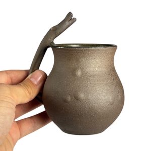 KELTSKÁ ČÍŠE S KANCEM ČI SNAD VLKEM - HISTORICKÁ KERAMIKA - STOLOVÁNÍ