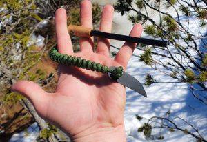 KŘESADLO S RUKOJETÍ BUK 50 MM, PARACORDEM A ŠKRTADLEM KNIFE - BUSHCRAFT{% if kategorie.adresa_nazvy[0] != zbozi.kategorie.nazev %} - BUSHCRAFT, LIVING HISTORY, ŘEMESLA{% endif %}