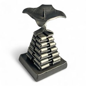 PYRAMIDA, KOVANÝ SVÍCEN - KOVANÉ VÝROBKY - KOVÁŘSTVÍ A MINCE