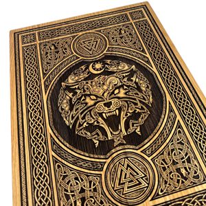 VLK FENRIR S ORNAMENTY NÁSTĚNNÁ DEKORACE, DŘEVO 32X44CM - DŘEVĚNÉ OBRAZY - HOME DECOR