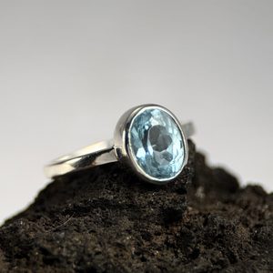 RIVA, PRSTEN, MODRÝ TOPAZ, STŘÍBRO 925/1000 - PRSTENY - STŘÍBRNÉ ŠPERKY