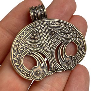 VIKINGSKÁ LUNETA, MOESGAARD, DÁNSKO, BRONZ - PŘÍVĚSKY - ŠPERKY