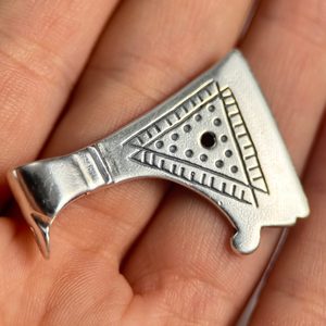 PERUNOVA SEKYRA ZDOBENÁ, STŘÍBRNÝ PŘÍVĚSEK, AG 925 - PŘÍVĚSKY - STŘÍBRNÉ ŠPERKY