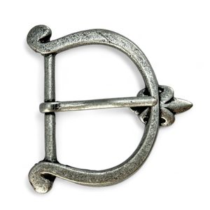 SPONA NA PÁSEK FLEUR DE LIS, STŘEDOVĚK - STAROSTŘÍBRO - OPASKOVÉ SPONY A KOVÁNÍ - MÓDA