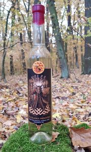 VELES - MEDOVINA POLOSLADKÁ 500 ML - MEDOVINA A SIRUPY - STOLOVÁNÍ