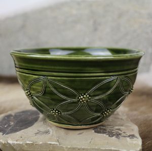 MISKA NA OŘÍŠKY ZELENÁ 13.5 CM - HISTORICKÁ KERAMIKA - STOLOVÁNÍ
