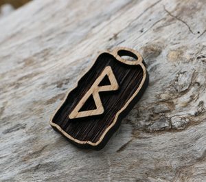 BERKANO - DŘEVĚNÝ AMULET - RUNA - RUNY - ŠPERKY