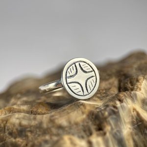 KŘÍŽ, STŘEDOVĚKÝ PRSTEN, XIII. STOLETÍ, STŘÍBRO 925/1000 - PRSTENY - STŘÍBRNÉ ŠPERKY