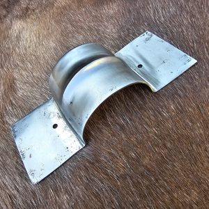 UMBO, STŘEDOVÁ PUKLICE NA KELTSKÝ ŠTÍT, LATÉN C1 - STŘEDOVÉ PUKLICE - ZBROJE