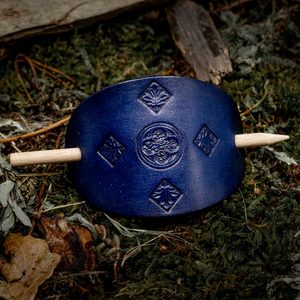 GOTHICA, KOŽENÁ SPONA DO VLASŮ MODRÁ - KOŽENÉ ŠPERKY - SEDLÁŘSTVÍ