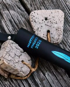 NŮŽ JÄRVI ANNUAL KNIFE 2026, MARTTIINI, FINSKO - BUSHCRAFT NOŽE - ZBRANĚ