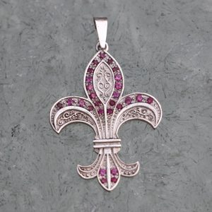 FLEUR DE LIS, STŘÍBRNÝ PŘÍVĚSEK S RUBÍNY, AG 925 - PŘÍVĚSKY - STŘÍBRNÉ ŠPERKY