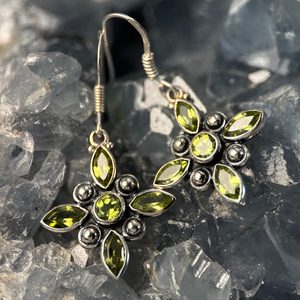 VICENZA, STŘÍBRNÉ NÁUŠNICE, PERIDOT, AG 925/1000 - NÁUŠNICE - STŘÍBRNÉ ŠPERKY