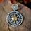 VEGVISIR - KOMPAS, ISLANDSKÁ RUNA, STŘÍBRNÝ PŘÍVĚSEK S AKVAMARINEM, AG 925 - PŘÍVĚSKY - STŘÍBRNÉ ŠPERKY