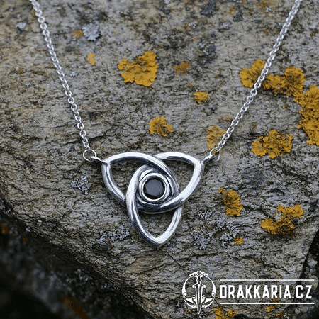 TRIQUETRA, NÁHRDELNÍK, GRANÁT, STŘÍBRO 925