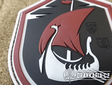 DRAKKAR V NOCI, 3D PATCH NÁŠIVKA, SUCHÝ ZIP