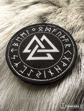 VALKNUT A FUTHARK, NÁŠIVKA