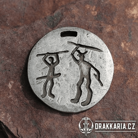 VÁLEČNÍCI, VÁLEČNICKÝ AMULET, SKALNÍ RYTINA TANUM, ŠVÉDSKO, ZINEK