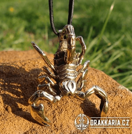 SCORPION, ŠTÍR, MASIVNÍ AMULET NA KRK, BRONZ