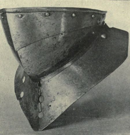 látové podbradí („plechový vous“), 2. polovina 15. století.