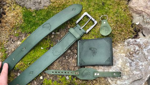 ŠTIKA, KOŽENÝ RYBÁŘSKÝ OPASEK, ZDOBENÝ