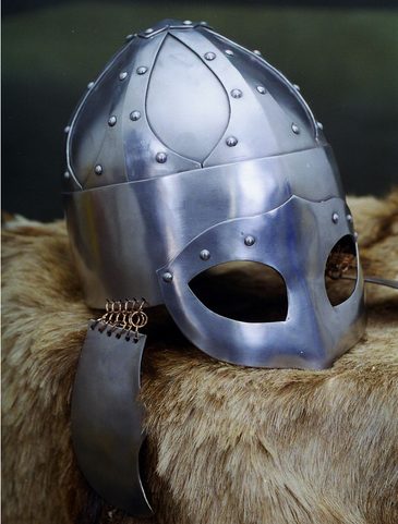 VIKINSKÁ BRÝLOVÁ PŘILBA