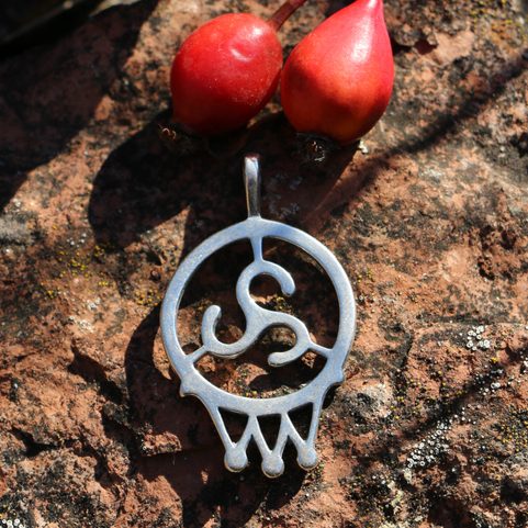 AMULET OPPIDUM, STŘÍBRNÝ PŘÍVĚSEK, AG 925