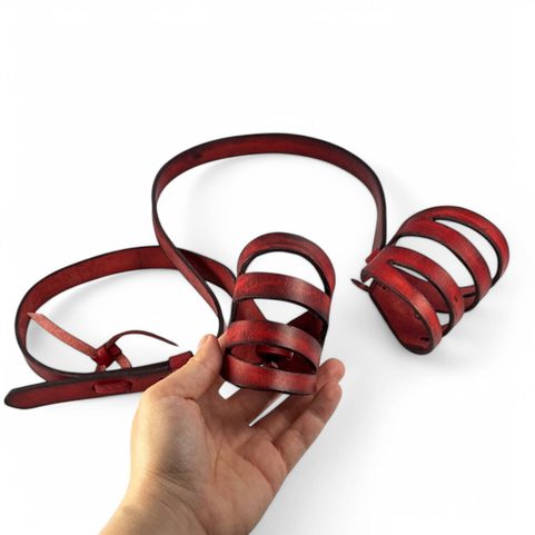 ROH S KOŽENÝM DRŽÁKEM DE LUXE 38 CM, ČERVENÝ