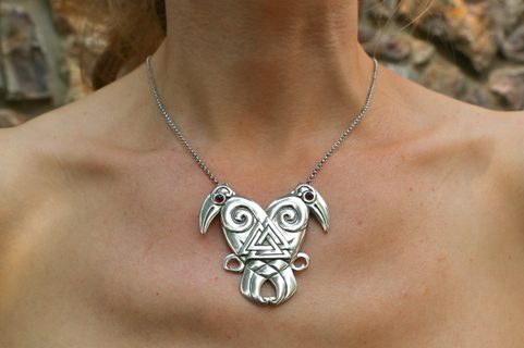 SRDCE SEVERU - HUGIN A MUNIN, STŘÍBRNÝ VIKINSKÝ STŘÍBRNÝ NÁHRDELNÍK, AG 925, 24G